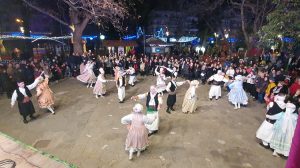 Χορευτική ομάδα Ευόσμου: Φωτογραφία από τις εκδηλώσεις “Άρωμα Ελλάδας” στην “Ονειρούπολη” της Δράμας