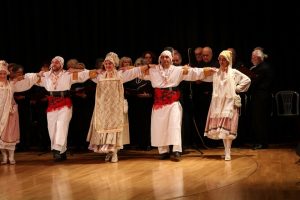 Χορευτική ομάδα Ευόσμου: Φωτογραφία από το αφιέρωμα στα 100 χρόνια της Μικρασιατικής Καταστροφής και στα 200 χρόνια της σφαγής της Χίου