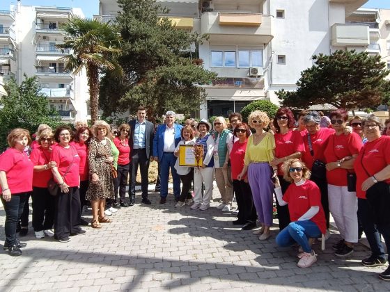 Τα μέλη των ΚΑΠΗ υιοθέτησαν πάρκο και φύτεψαν 400 λουλούδια