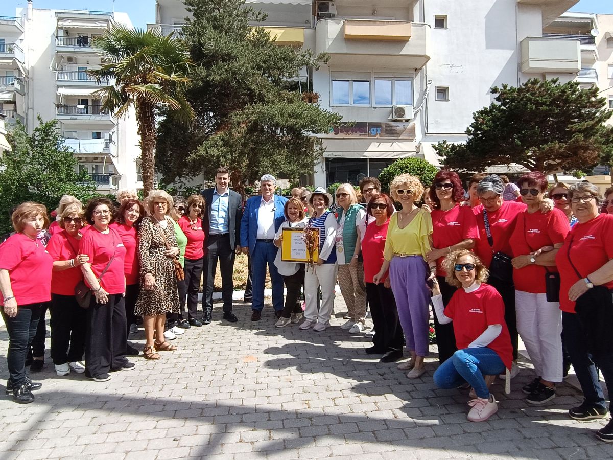 Τα μέλη των ΚΑΠΗ υιοθέτησαν πάρκο και φύτεψαν 400 λουλούδια