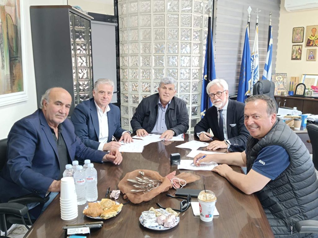 Υπογράφηκε η σύμβαση για την ανάπλαση του πάρκου Ελπίδος