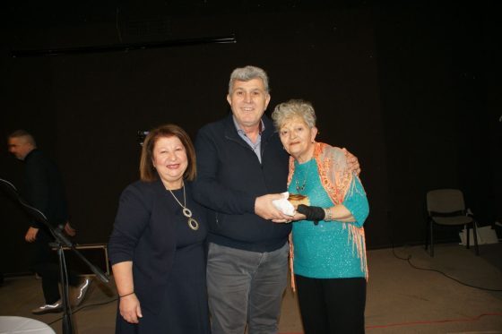 &Mu;&epsilon; &mu;ί&alpha; &pi;&omicron;&lambda;ύ ό&mu;&omicron;&rho;&phi;&eta; &gamma;&iota;&omicron;&rho;&tau;ή &tau;&alpha; &mu;έ&lambda;&eta; &tau;&omega;&nu; &pi;έ&nu;&tau;&epsilon; &Kappa;&Alpha;&Pi;&Eta; &tau;&omicron;&upsilon; &Delta;ή&mu;&omicron;&upsilon; &Kappa;&omicron;&rho;&delta;&epsilon;&lambda;&iota;&omicron;ύ &ndash; &Epsilon;&upsilon;ό&sigma;&mu;&omicron;&upsilon; έ&kappa;&omicron;&psi;&alpha;&nu; &tau;&eta; &beta;&alpha;&sigma;&iota;&lambda;ό&pi;&iota;&tau;ά &tau;&omicron;&upsilon;&sigmaf;