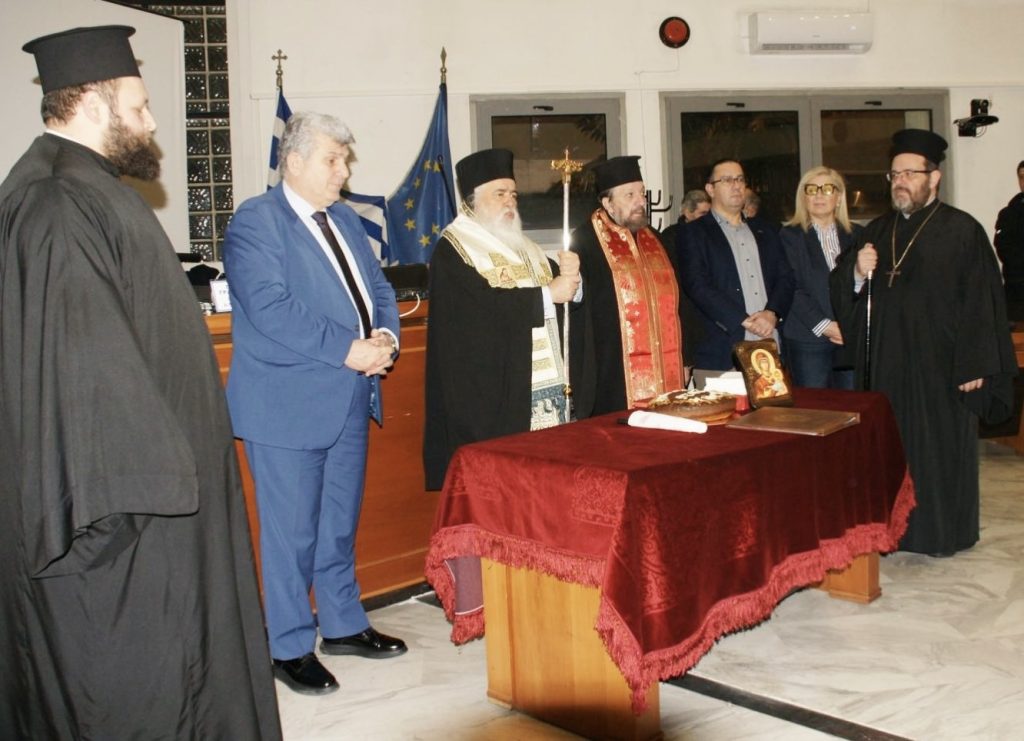 Ο Σεβασμιώτατος Μητροπολίτης Νεαπόλεως και Σταυρουπόλεως, Βαρνάβας, ευλόγησε τη βασιλόπιτα του Δημοτικού Συμβουλίου