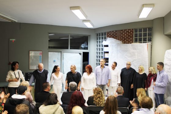 &Gamma;&iota;&omicron;&rho;&tau;ή έ&mu;&pi;&nu;&epsilon;&upsilon;&sigma;&eta;&sigmaf; & &delta;&eta;&mu;&iota;&omicron;&upsilon;&rho;&gamma;ί&alpha;&sigmaf; &sigma;&tau;&eta;&nu; &Kappa;&omicron;&pi;ή &pi;ί&tau;&alpha;&sigmaf; &tau;&eta;&sigmaf; &Lambda;έ&sigma;&chi;&eta;&sigmaf; &Theta;&epsilon;ά&tau;&rho;&omicron;&upsilon; &tau;&eta;&sigmaf; &Delta;&eta;&mu;&omicron;&tau;&iota;&kappa;ή&sigmaf; &Beta;&iota;&beta;&lambda;&iota;&omicron;&theta;ή&kappa;&eta;&sigmaf; &Epsilon;&upsilon;ό&sigma;&mu;&omicron;&upsilon;