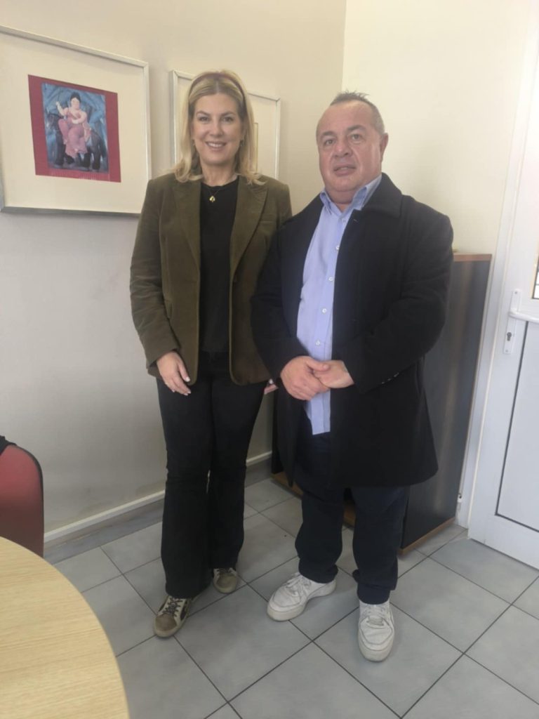 Επίσκεψη της Βουλευτή του ΠΑΣΟΚ Ράνιας Θρασκιά στην Αντιδημαρχία Κοινωνικής Προστασίας και Αλληλεγγύης