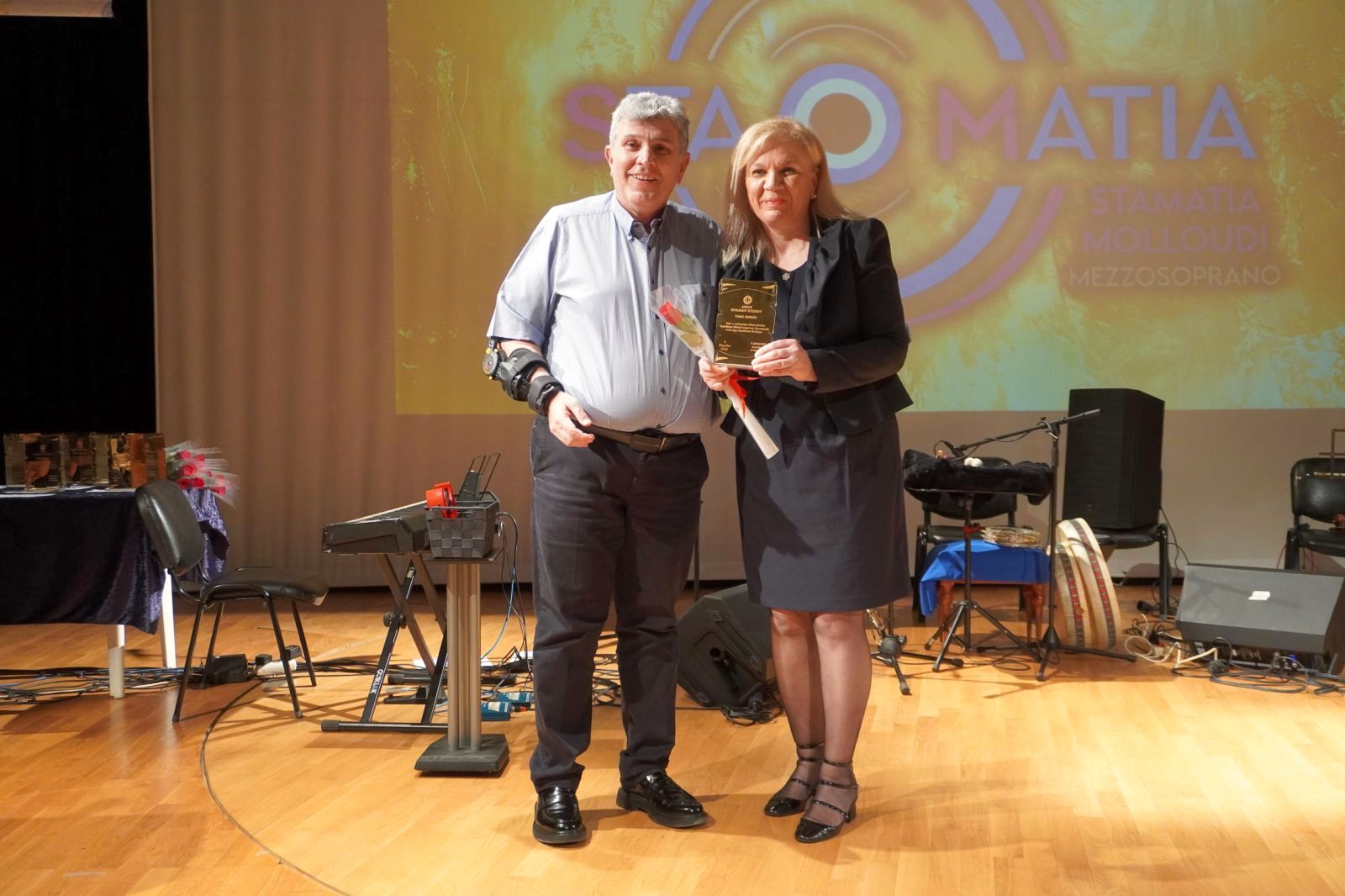 &Omicron; &Delta;ή&mu;&omicron;&sigmaf; &Kappa;&omicron;&rho;&delta;&epsilon;&lambda;&iota;&omicron;ύ - &Epsilon;&upsilon;ό&sigma;&mu;&omicron;&upsilon; &beta;&rho;ά&beta;&epsilon;&upsilon;&sigma;&epsilon; 13 &gamma;&upsilon;&nu;&alpha;ί&kappa;&epsilon;&sigmaf; &gamma;&iota;&alpha; &tau;&eta;&nu; &epsilon;&theta;&epsilon;&lambda;&omicron;&nu;&tau;&iota;&kappa;ή &tau;&omicron;&upsilon;&sigmaf; &pi;&rho;&omicron;&sigma;&phi;&omicron;&rho;ά, &sigma;&tau;&omicron; &pi;&lambda;&alpha;ί&sigma;&iota;&omicron; &tau;&eta;&sigmaf; &Eta;&mu;έ&rho;&alpha;&sigmaf; &tau;&eta;&sigmaf; &Gamma;&upsilon;&nu;&alpha;ί&kappa;&alpha;&sigmaf;