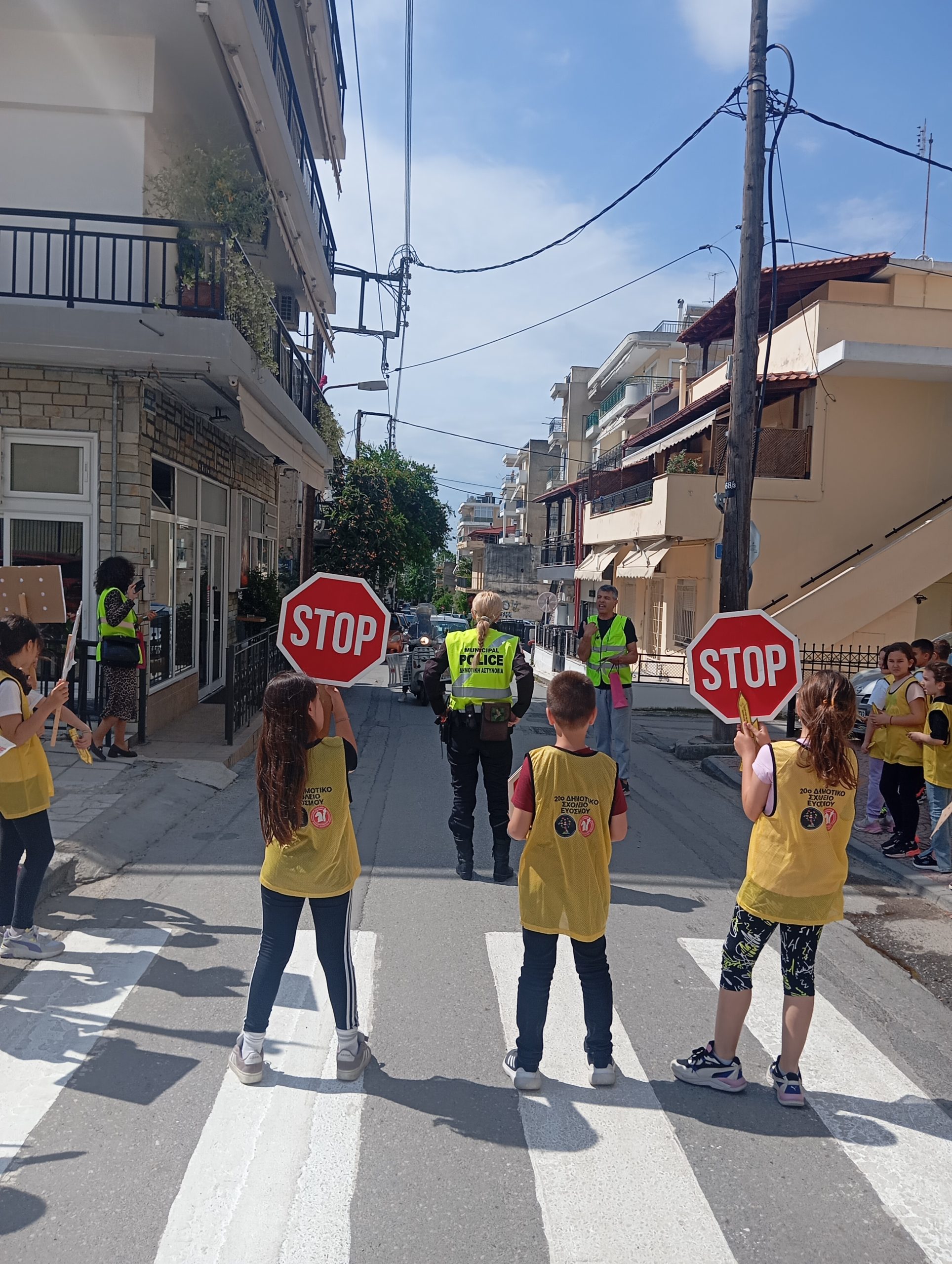 &Delta;&eta;&mu;&omicron;&tau;&iota;&kappa;ή &Alpha;&sigma;&tau;&upsilon;&nu;&omicron;&mu;ί&alpha; &kappa;&alpha;&iota; &Mu;&alpha;&theta;&eta;&tau;έ&sigmaf; έ&nu;&omega;&sigma;&alpha;&nu; &tau;&iota;&sigmaf; &delta;&upsilon;&nu;ά&mu;&epsilon;&iota;&sigmaf; &tau;&omicron;&upsilon;&sigmaf; &gamma;&iota;&alpha; &pi;&iota;&omicron; &alpha;&sigma;&phi;&alpha;&lambda;ή &kappa;&alpha;&iota; &alpha;&nu;&theta;&rho;ώ&pi;&iota;&nu;&eta; &pi;ό&lambda;&eta;