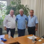 &Sigma;&upsilon;&gamma;&chi;&alpha;&rho;&eta;&tau;ή&rho;&iota;&alpha; &delta;&eta;&mu;ά&rho;&chi;&omicron;&upsilon; &sigma;&tau;&eta; &nu;έ&alpha; &delta;&iota;&omicron;ί&kappa;&eta;&sigma;&eta; &tau;&eta;&sigmaf; &Epsilon;&kappa;&tau;&epsilon;&lambda;&epsilon;&sigma;&tau;&iota;&kappa;ή&sigmaf; - &Omicron;&iota;&kappa;&omicron;&nu;&omicron;&mu;&iota;&kappa;ή&sigmaf; &Epsilon;&pi;&iota;&tau;&rho;&omicron;&pi;ή&sigmaf; &tau;&omicron;&upsilon; &Sigma;&upsilon;&nu;&delta;έ&sigma;&mu;&omicron;&upsilon; &Delta;ή&mu;&omega;&nu; &Delta;&upsilon;&tau;&iota;&kappa;ή&sigmaf; &Theta;&epsilon;&sigma;&sigma;&alpha;&lambda;&omicron;&nu;ί&kappa;&eta;&sigmaf;