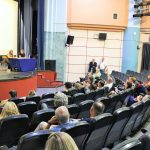&Sigma;&epsilon; &nu;έ&alpha; &beta;ά&sigma;&eta; &eta; &sigma;&upsilon;&nu;&epsilon;&rho;&gamma;&alpha;&sigma;ί&alpha; &Delta;ή&mu;&omicron;&upsilon; &kappa;&alpha;&iota; &sigma;&chi;&omicron;&lambda;&epsilon;ί&omega;&nu; &ndash; &Eta; &Delta;&eta;&mu;&omicron;&tau;&iota;&kappa;ή &Alpha;&rho;&chi;ή &alpha;&nu;&omicron;ί&gamma;&epsilon;&iota; &tau;&omicron;&nu; &delta;&iota;ά&lambda;&omicron;&gamma;&omicron; &mu;&epsilon; &tau;&omicron;&upsilon;&sigmaf; &Delta;&iota;&epsilon;&upsilon;&theta;&upsilon;&nu;&tau;έ&sigmaf;/&nu;&tau;&rho;&iota;&epsilon;&sigmaf; &tau;&omega;&nu; &sigma;&chi;&omicron;&lambda;&iota;&kappa;ώ&nu; &mu;&omicron;&nu;ά&delta;&omega;&nu; &epsilon;&nu;ό&psi;&epsilon;&iota; &tau;&eta;&sigmaf; &nu;έ&alpha;&sigmaf; &sigma;&chi;&omicron;&lambda;&iota;&kappa;ή&sigmaf; &chi;&rho;&omicron;&nu;&iota;ά&sigmaf;